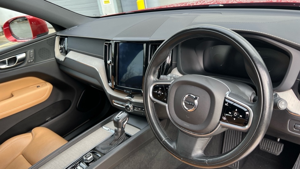 Used Volvo XC60 2018 for sale - 77638176: Photo 4