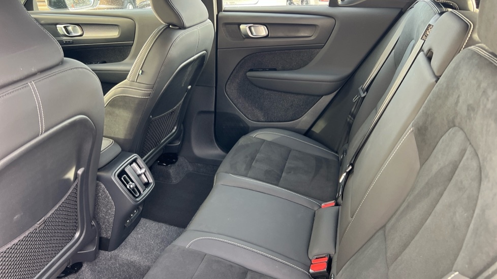 Used Volvo XC40 2025 for sale - 76870341: Photo 10