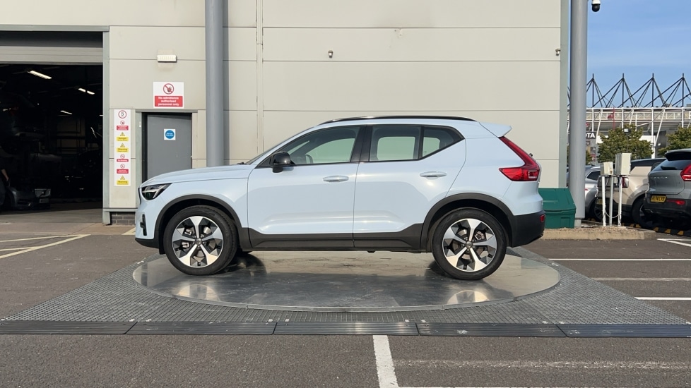Used Volvo XC40 2025 for sale - 76870341: Photo 8