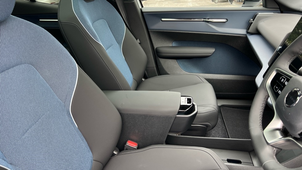 Used Volvo EX30 2025 for sale - 76533945: Photo 9