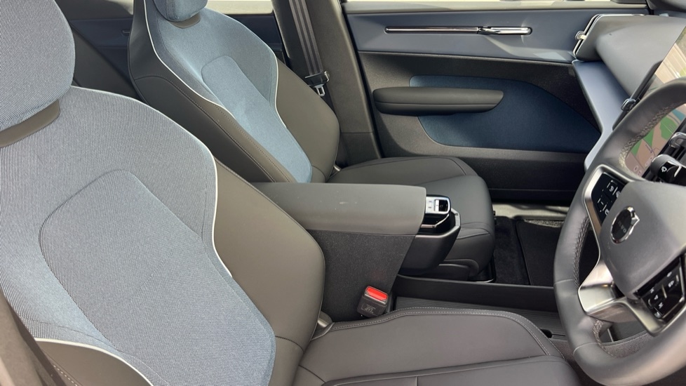 Used Volvo EX30 2025 for sale - 76033657: Photo 9