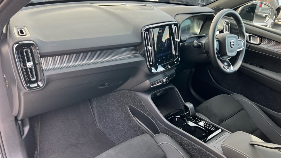 Used Volvo XC40 2025 for sale - 76078962: Photo 4