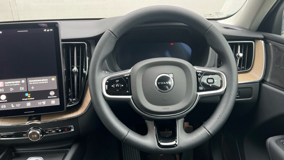 Used Volvo XC60 2025 for sale - 77339449: Photo 10