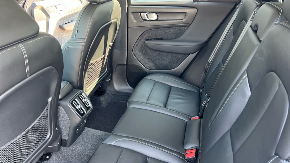 Used Volvo XC40 2023 for sale - 76112453: Photo 10