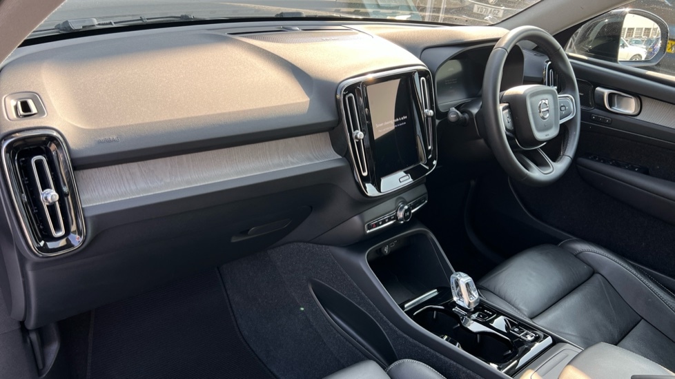 Used Volvo XC40 2023 for sale - 76112453: Photo 4