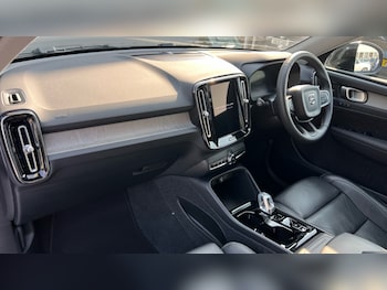 Used Volvo XC40 2023 for sale - 76112453: Photo 4