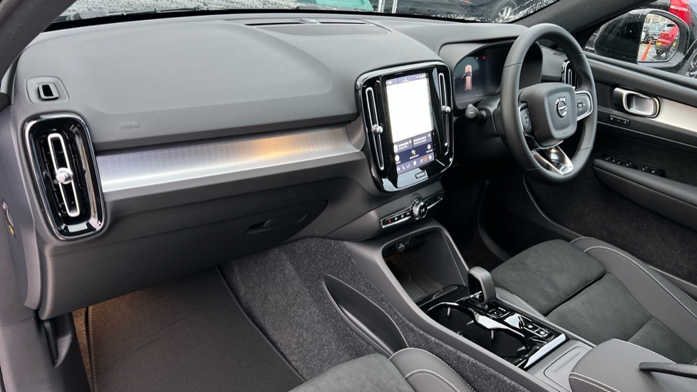 Used Volvo XC40 2025 for sale - 77560594: Photo 4