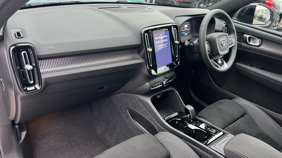 Used Volvo XC40 2023 for sale - 77372965: Photo 10