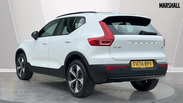 Used Volvo XC40 2025 for sale - 75495605: Photo 2