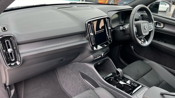 Used Volvo XC40 2025 for sale - 75495605: Photo 4
