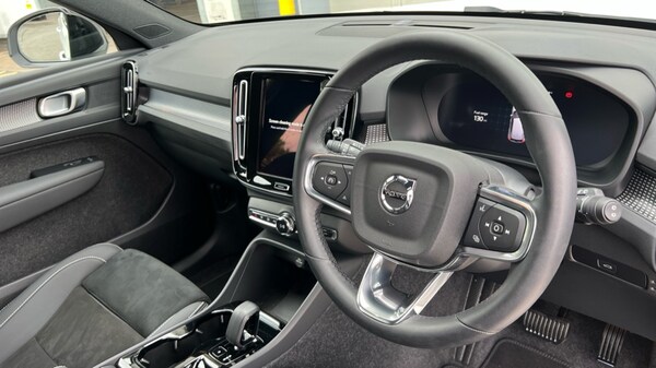 Used Volvo XC40 2025 for sale - 75495605: Photo 5