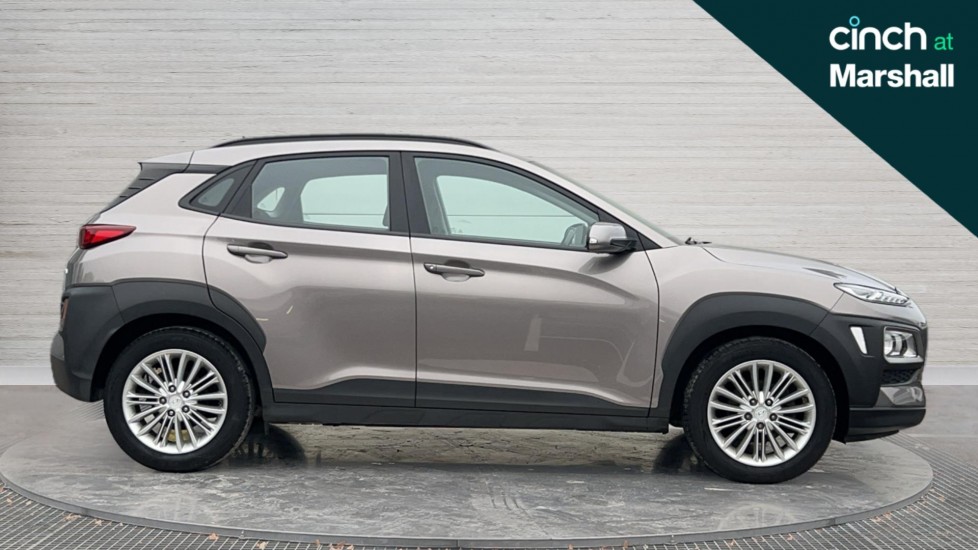 Used Hyundai KONA 2018 for sale - 76447255: Photo 2