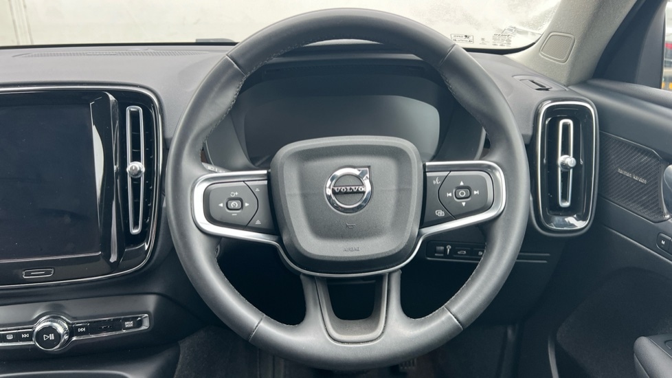 Used Volvo XC40 2023 for sale - 77638187: Photo 10