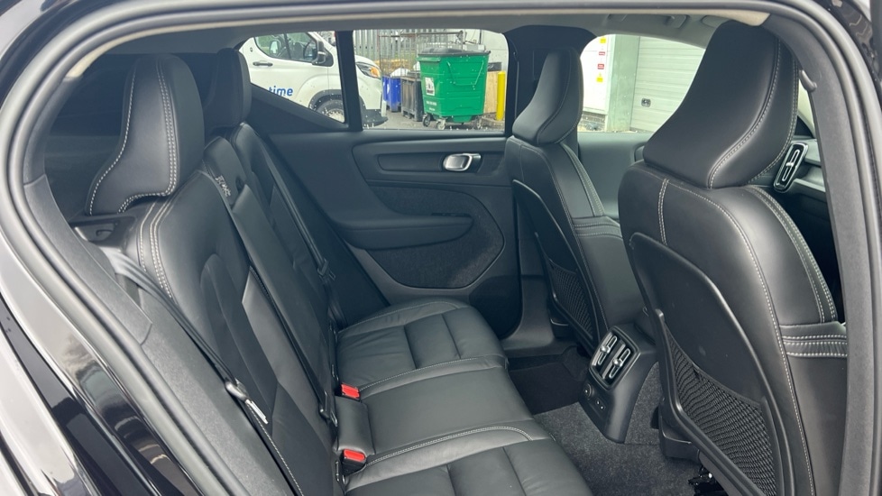 Used Volvo XC40 2023 for sale - 77638187: Photo 6