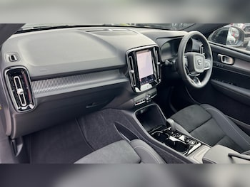 Used Volvo XC40 2025 for sale - 76092116: Photo 4