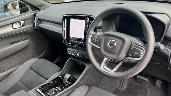 Used Volvo XC40 2025 for sale - 76092116: Photo 5