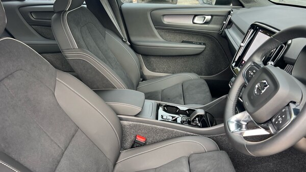Used Volvo XC40 2025 for sale - 76092116: Photo 9