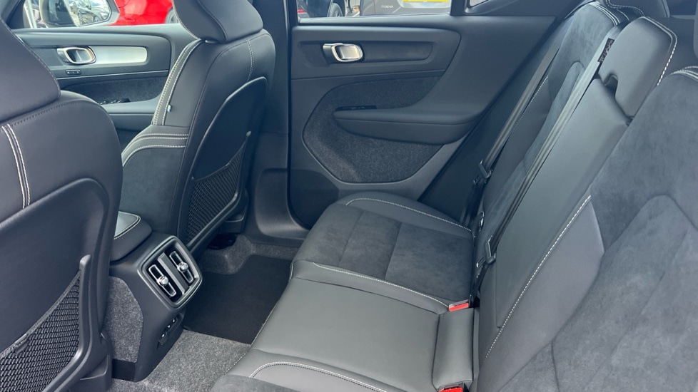 Used Volvo XC40 2025 for sale - 76351022: Photo 10