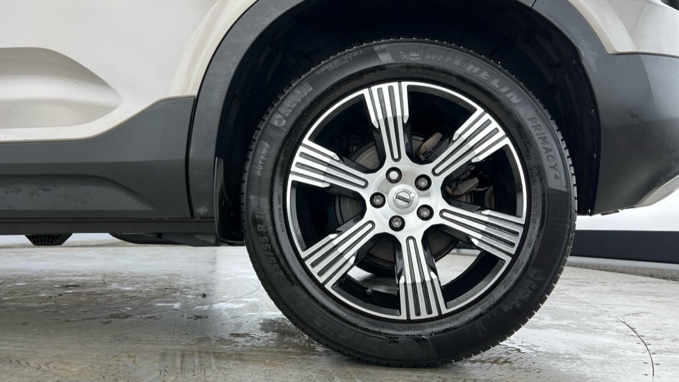 Used Volvo XC40 2021 for sale - 77648139: Photo 4