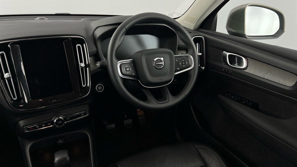 Used Volvo XC40 2021 for sale - 77648139: Photo 8