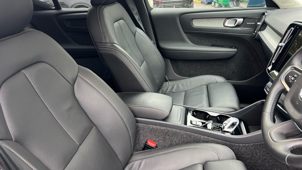 Used Volvo XC40 2024 for sale - 76112327: Photo 9