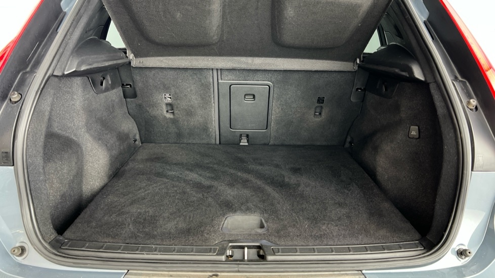 Used Volvo XC40 2021 for sale - 77373072: Photo 5