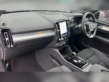 Used Volvo XC40 2025 for sale - 76874513: Photo