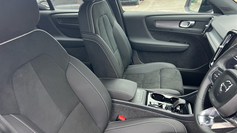 Used Volvo XC40 2025 for sale - 76871198: Photo 9