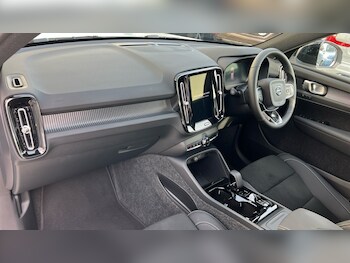Used Volvo XC40 2025 for sale - 76008109: Photo 4