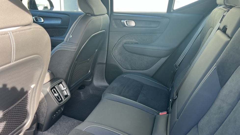 Used Volvo XC40 2025 for sale - 76870111: Photo 10