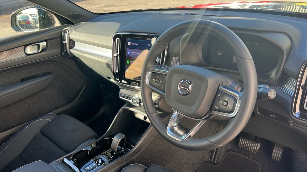 Used Volvo XC40 2025 for sale - 76870111: Photo 5