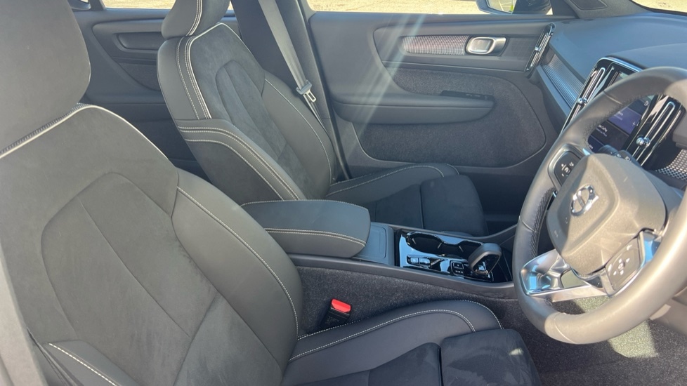 Used Volvo XC40 2025 for sale - 76870111: Photo 9