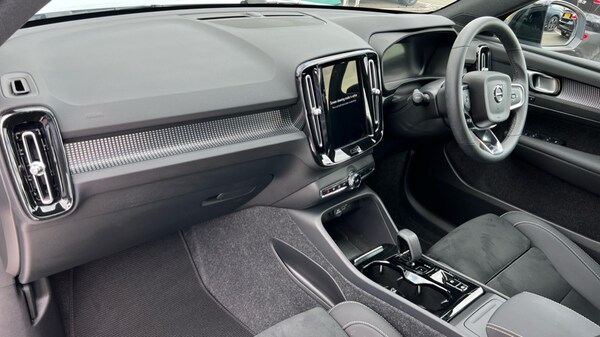 Used Volvo XC40 2025 for sale - 75481129: Photo 4