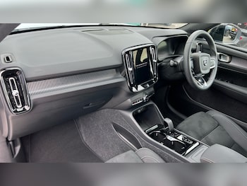 Used Volvo XC40 2025 for sale - 75481129: Photo