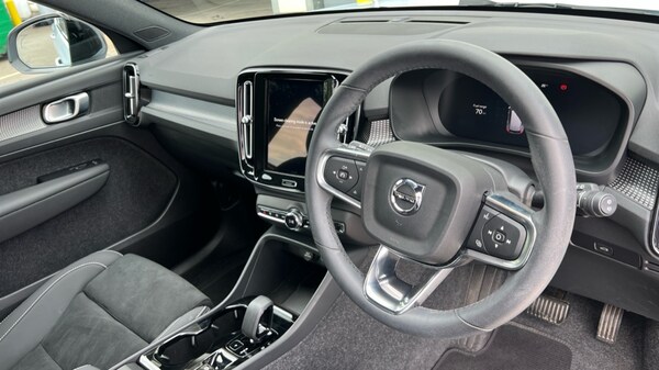 Used Volvo XC40 2025 for sale - 75481129: Photo 5