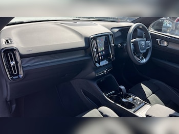 Used Volvo XC40 2024 for sale - 75481132: Photo