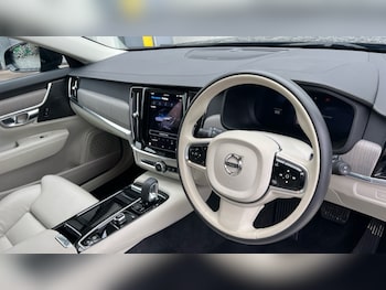 Used Volvo V90 2025 for sale - 77333182: Photo