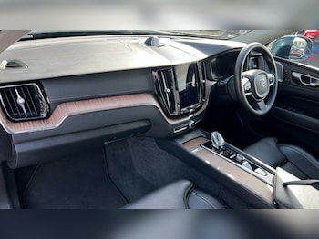 Used Volvo XC60 2023 for sale - 75843898: Photo