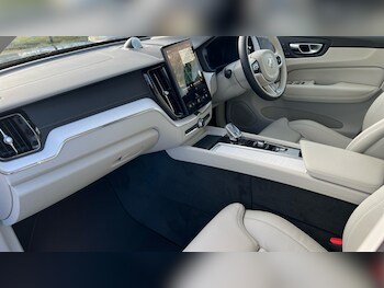 Used Volvo XC60 2025 for sale - 77627474: Photo