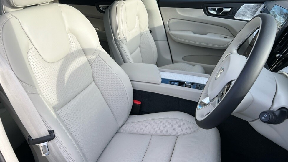 Used Volvo XC60 2025 for sale - 77627474: Photo 9