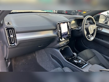 Used Volvo XC40 2025 for sale - 76901501: Photo