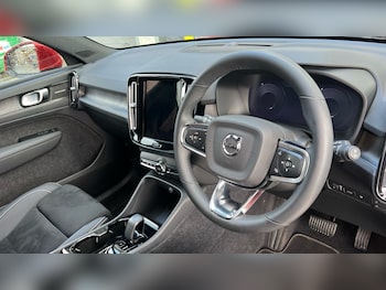 Used Volvo XC40 2023 for sale - 77539867: Photo