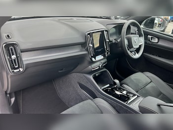 Used Volvo XC40 2025 for sale - 75481126: Photo