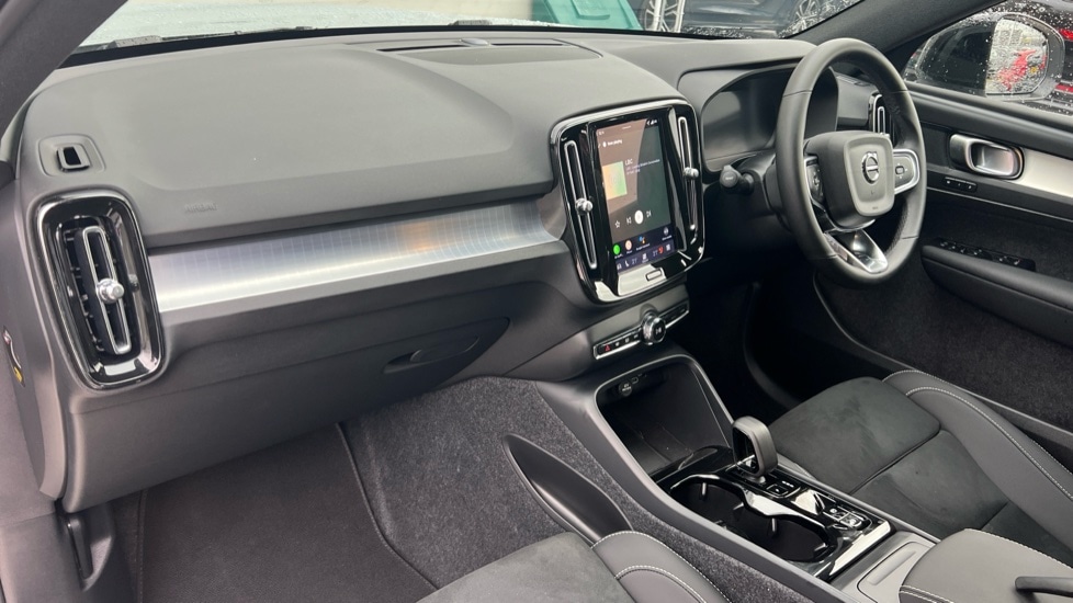 Used Volvo XC40 2025 for sale - 76908102: Photo 4
