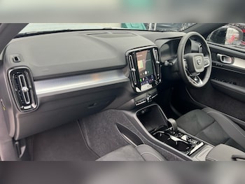 Used Volvo XC40 2025 for sale - 76908102: Photo