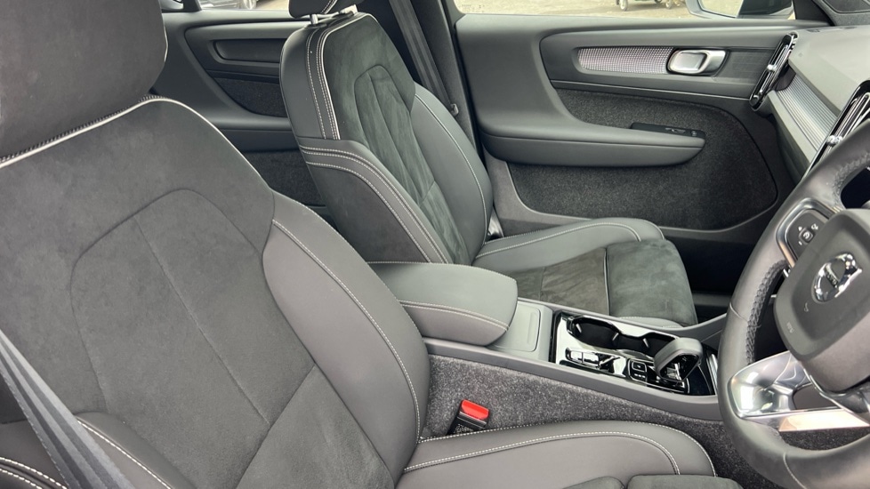 Used Volvo XC40 2025 for sale - 76869114: Photo 9