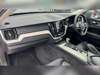 Used Volvo XC60 2017 for sale - 76458769: Photo