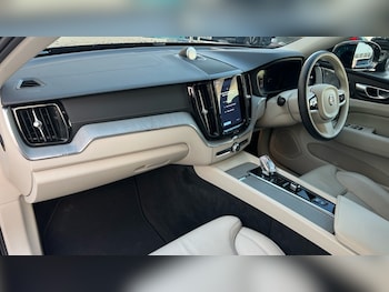 Used Volvo XC60 2023 for sale - 76602946: Photo