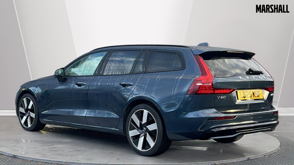Used Volvo V60 2025 for sale - 76872946: Photo 2