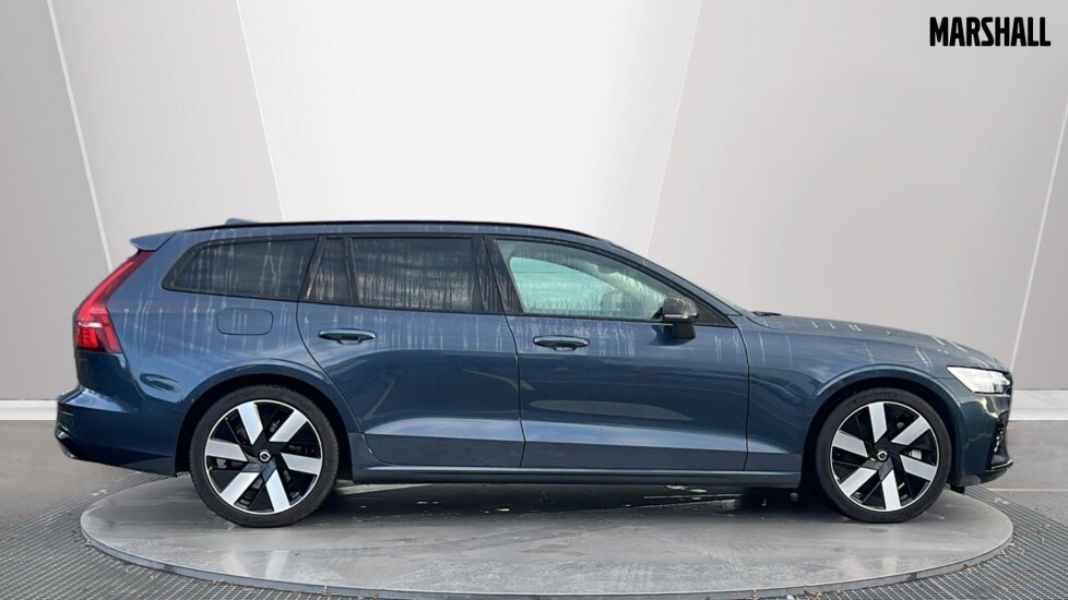 Used Volvo V60 2025 for sale - 76872946: Photo 3